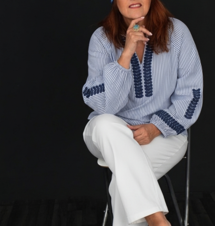 BLOUSE, TUNIQUE blanche et bleu marine